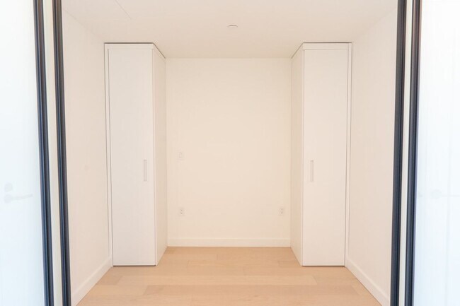 Building Photo - 2Bd/2Ba Seattle Condo