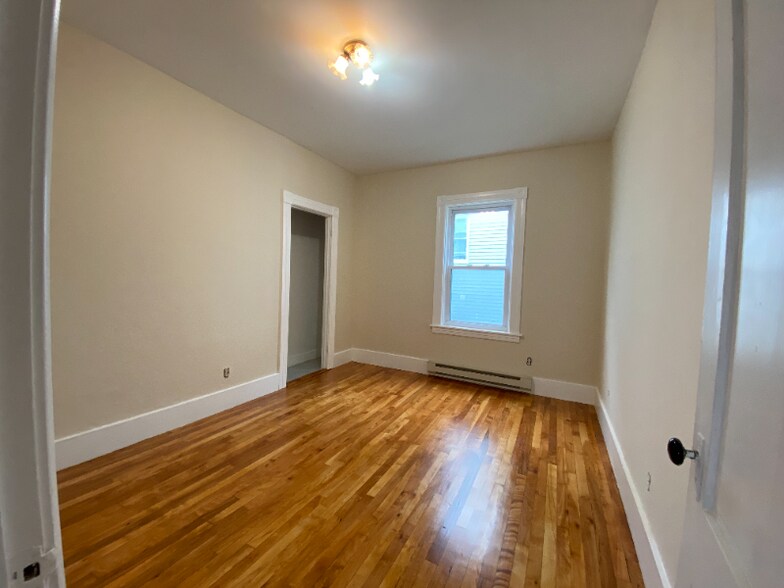 Building Photo - 6 Almont Ave
