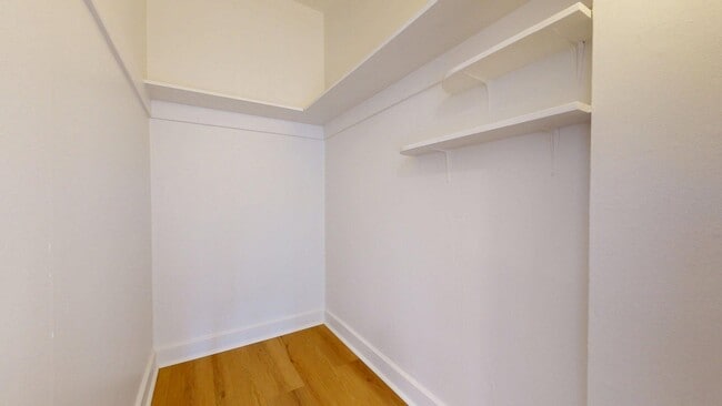 Building Photo - 1047 Bush St