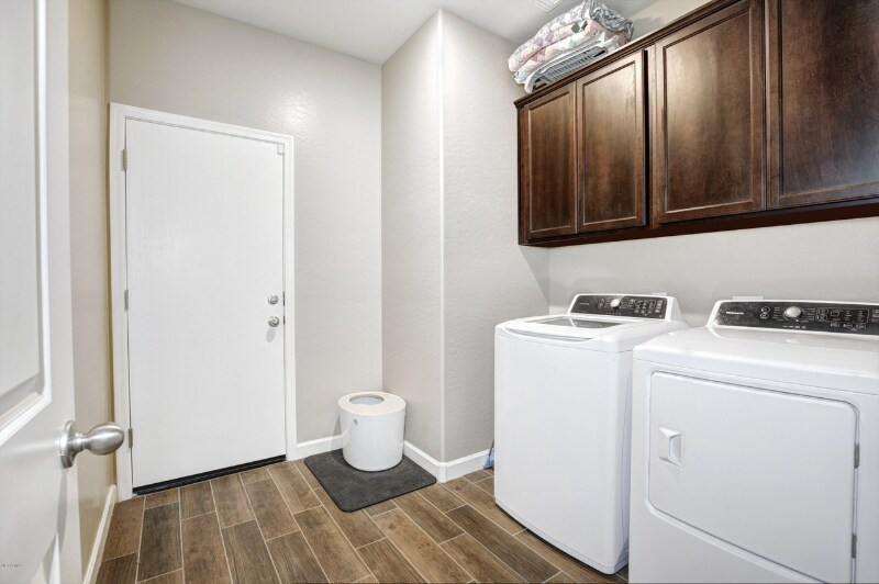 Building Photo - 814 W Santa Gertrudis Trail