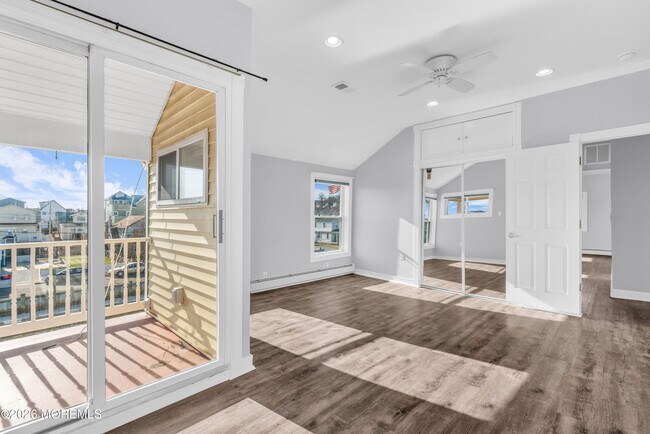 Building Photo - 2 Bedle Pl