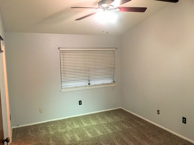 Building Photo - 2924 St Joseph St