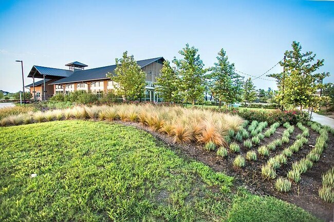 Building Photo - 31726 Wild Mdw Dr