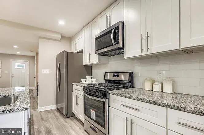 Building Photo - 724 Oneida Pl NW