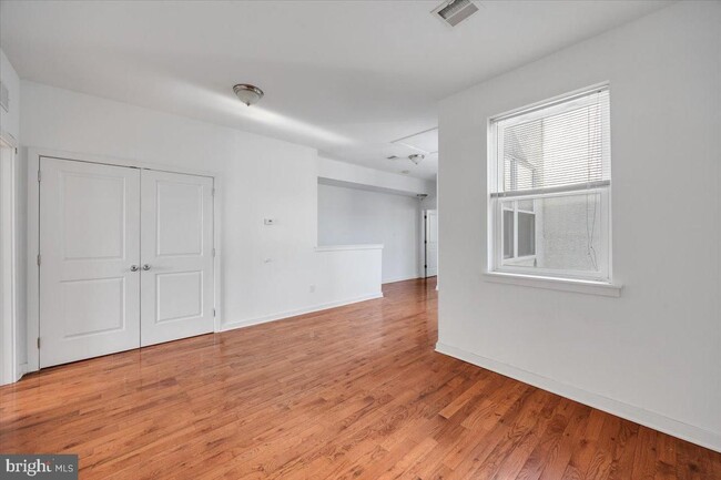 Building Photo - 1322 N 15th St