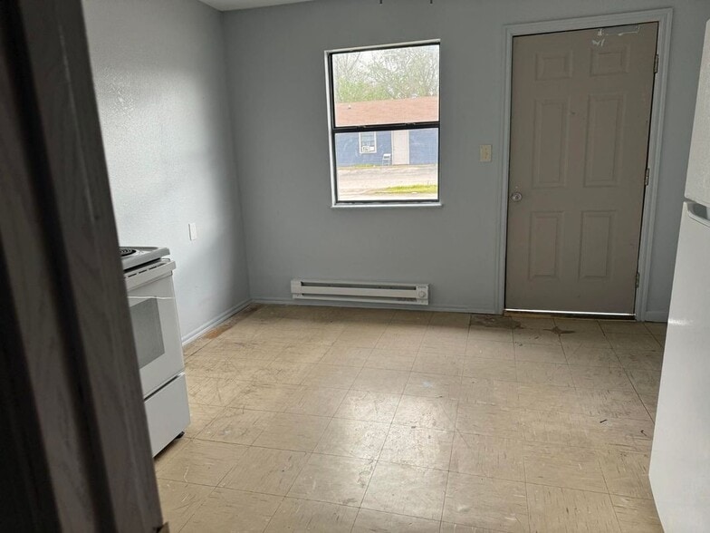 Building Photo - 100 Gregory Dr