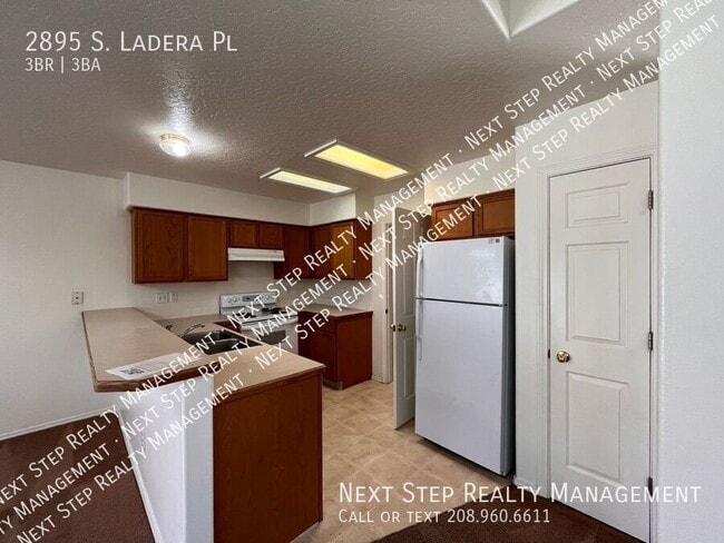 Building Photo - 2895 S Ladera Pl