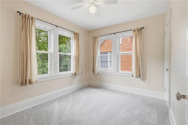 Building Photo - 307 Ambridge Ave