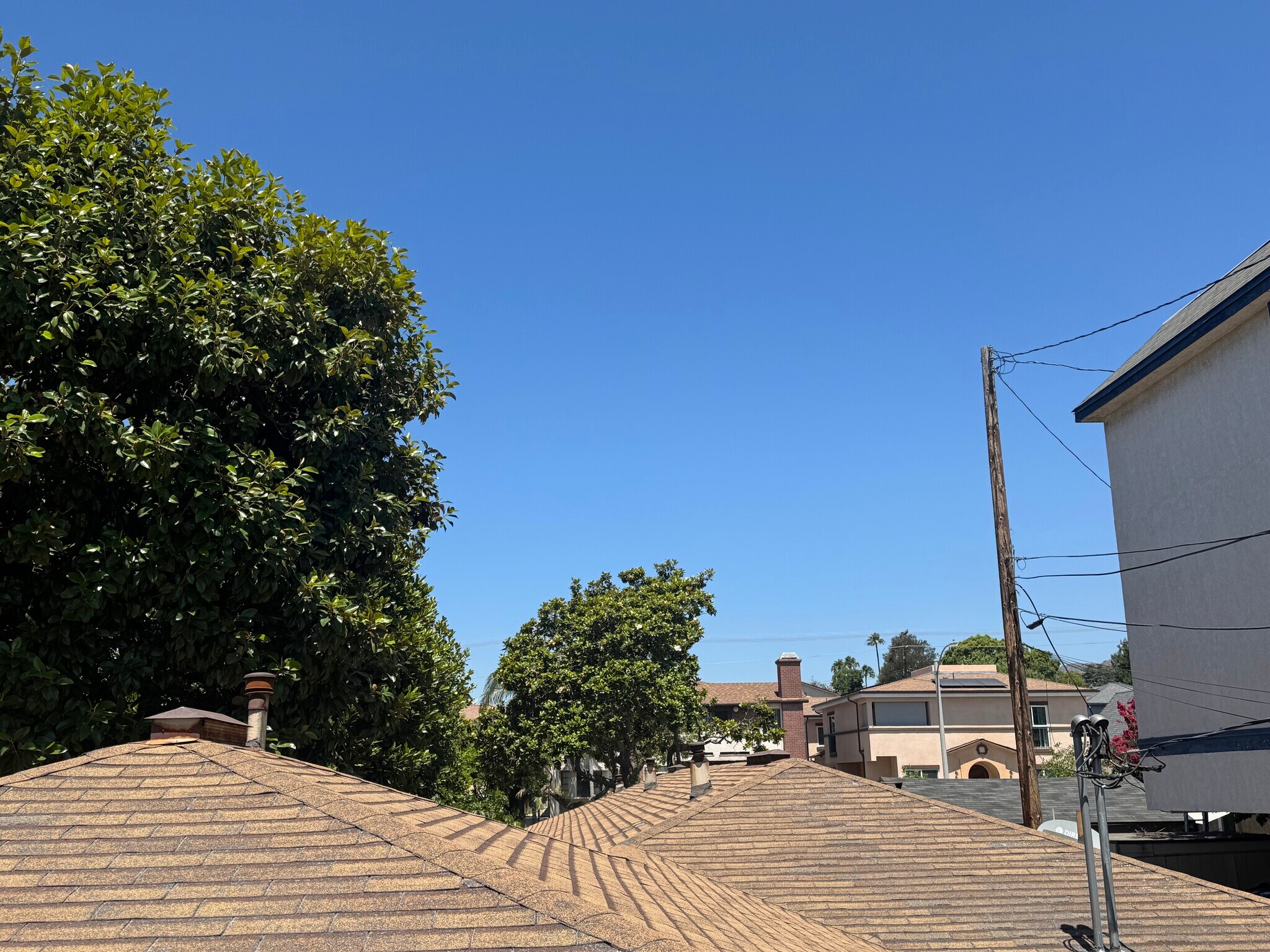 Great rooftop and sky views - 554 E Cypress Ave