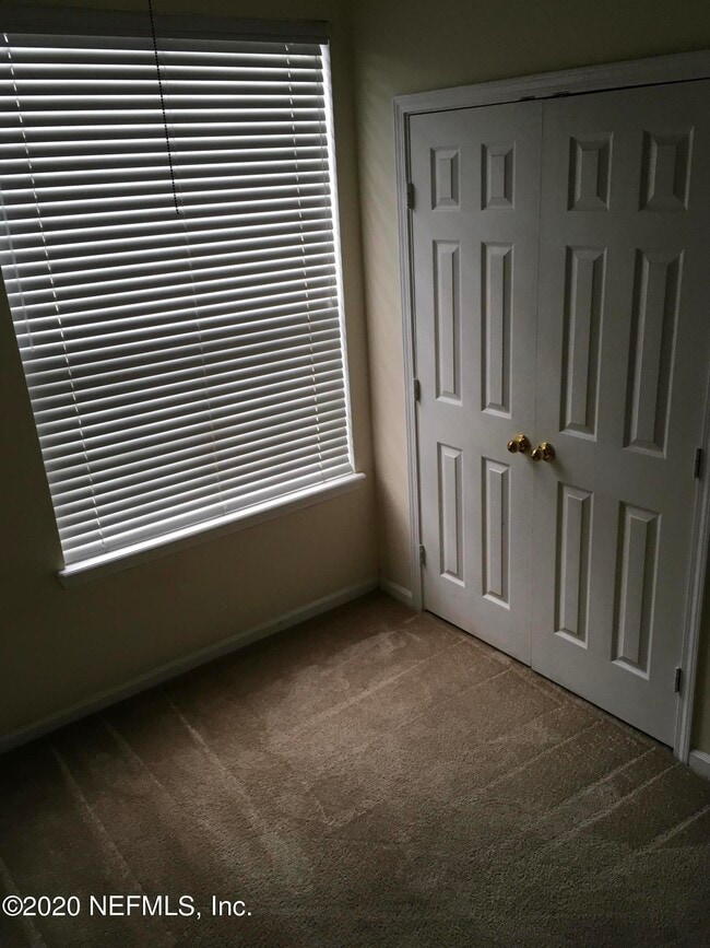 Building Photo - 10550 Baymeadows Rd