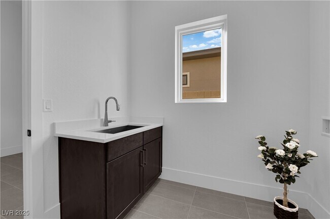 Building Photo - 4792 Outlook Peak St