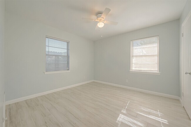 Building Photo - 3426 Bradford St