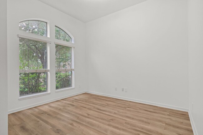 Building Photo - 28410 Stonestead Dr