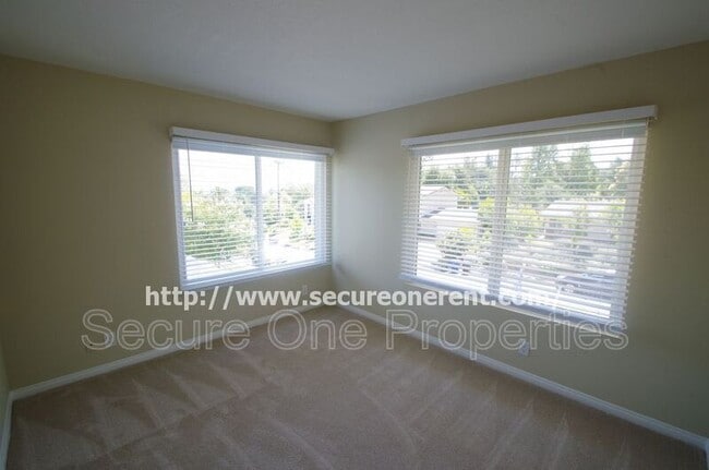 Building Photo - 5827 Fairhaven Ave