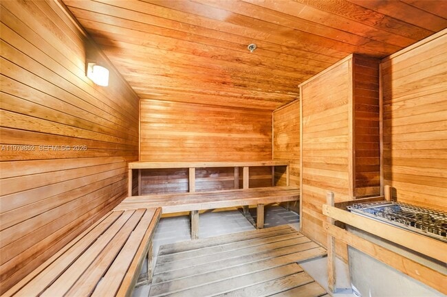 Building Photo - 2951 S Bayshore Dr