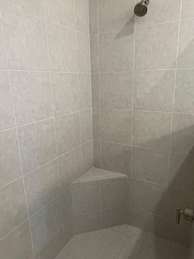 Building Photo - Lovely 3 BR Townhouse in Washington Square...