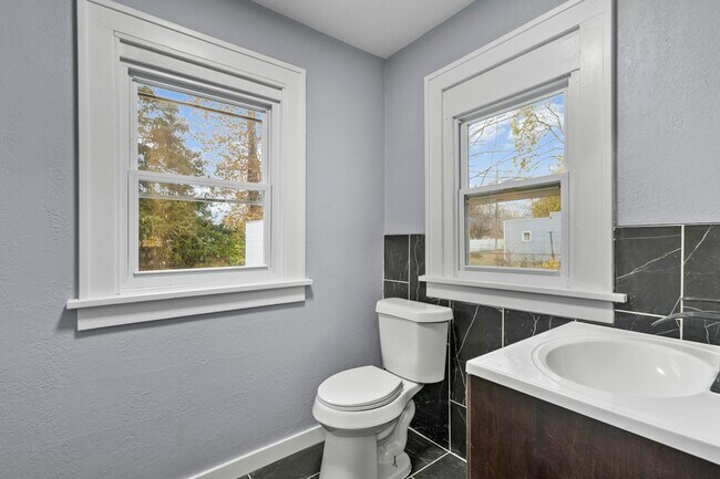 Building Photo - 1369 Wildwood Rd