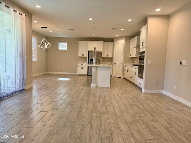 Building Photo - 1099 S Peden Dr