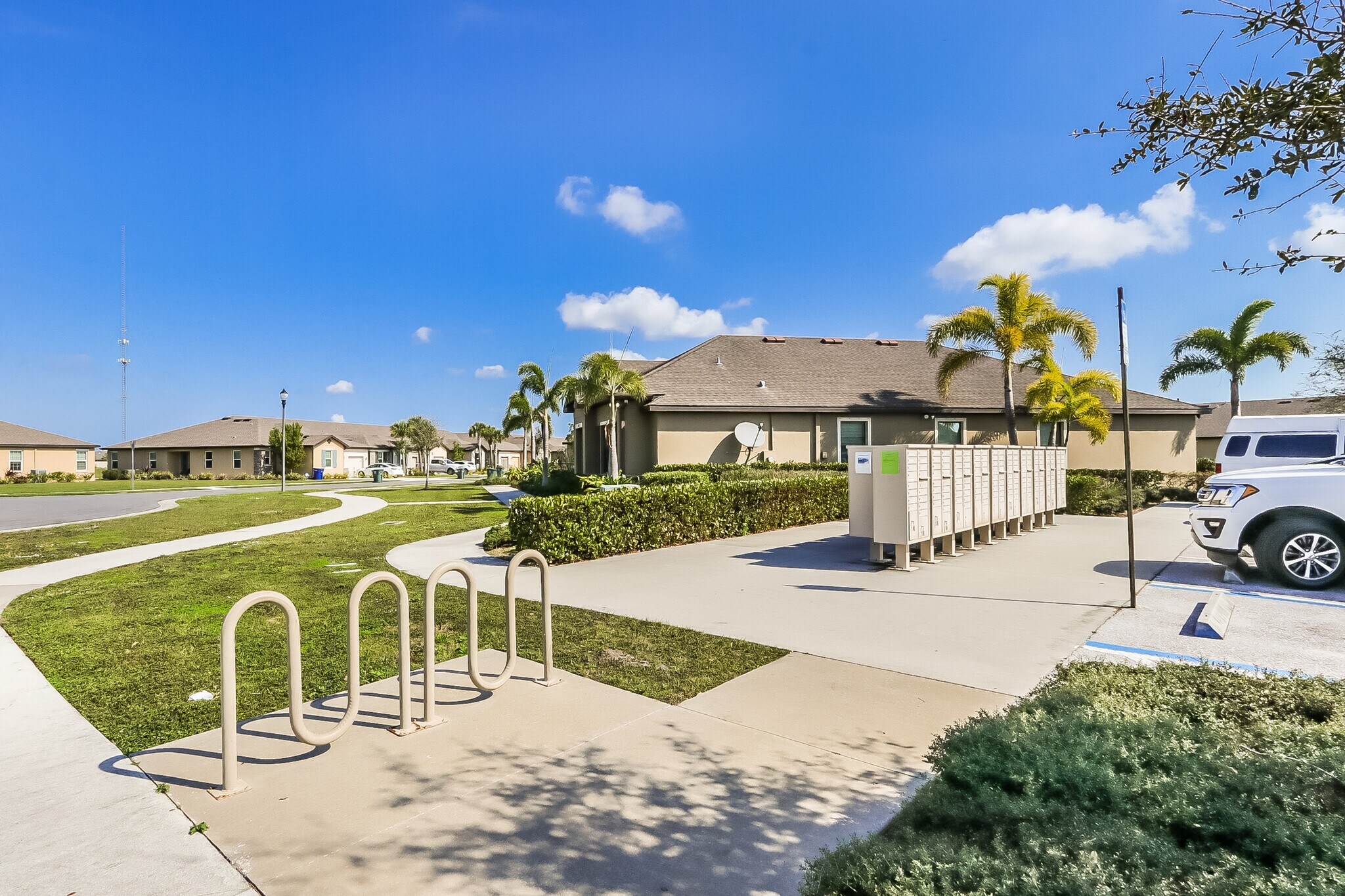 Building Photo - 1723 Party Pl