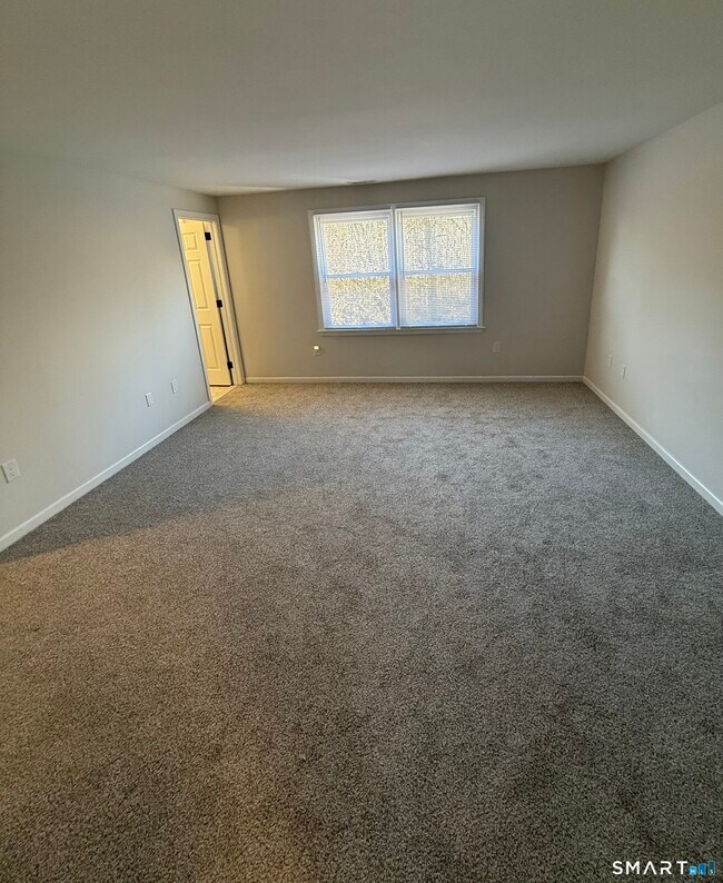 Building Photo - 7 Barrington Dr