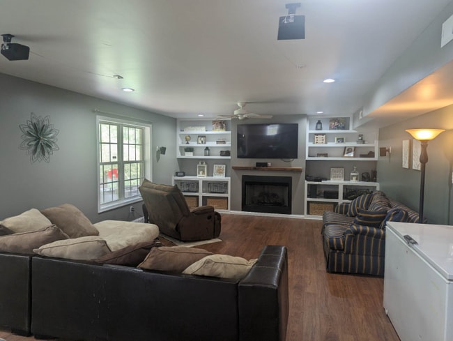 Building Photo - 447 Oliver Ridge Ln