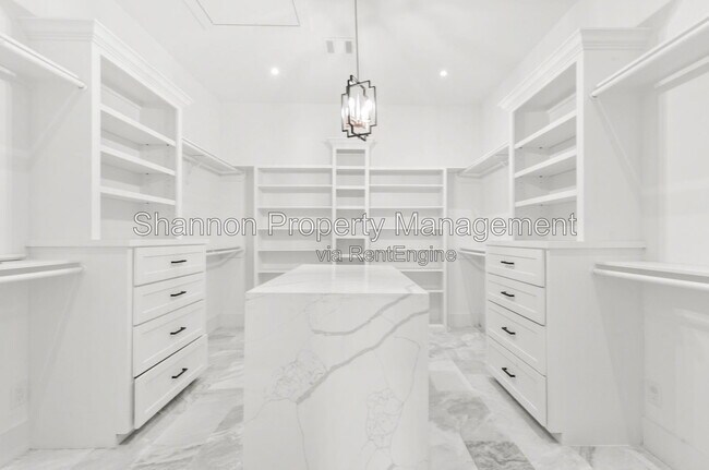 Building Photo - 2703 Tannehill Dr