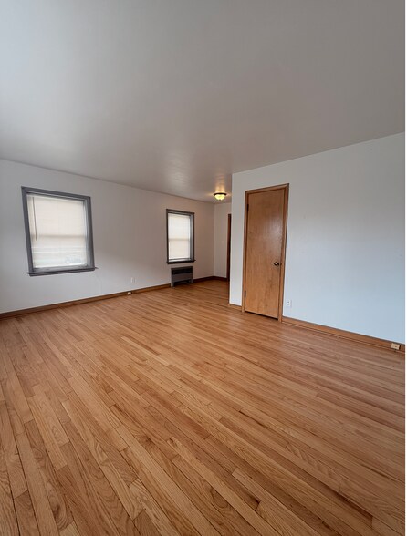 Building Photo - 4006 N Farwell Ave