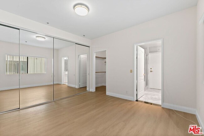 Building Photo - 8558 Chalmers Dr