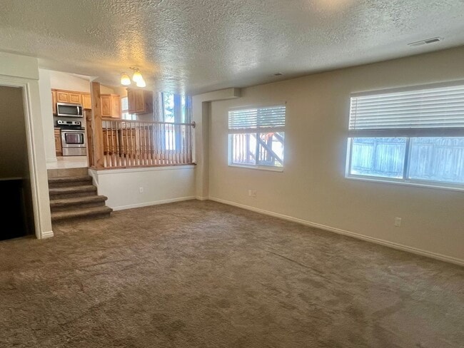 Building Photo - Lovely 4-Bedroom House in Lehi