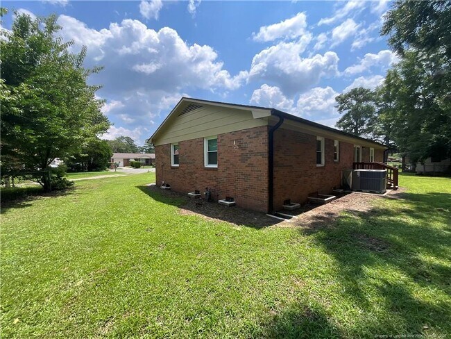 Building Photo - 1422 Grandview Dr