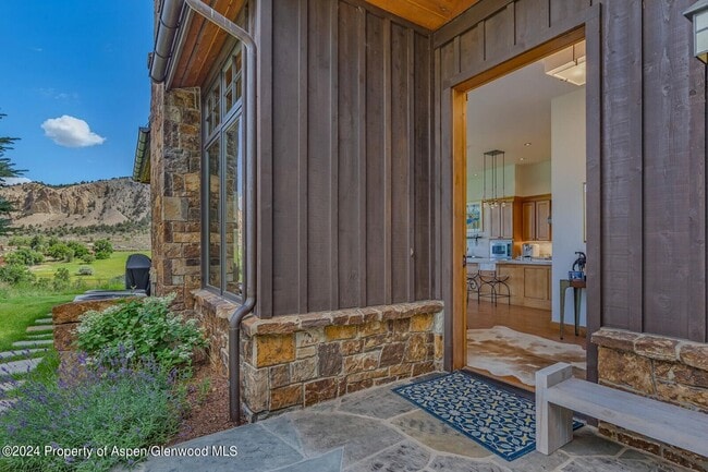 Building Photo - 138 Club Lodge Drive Unit B