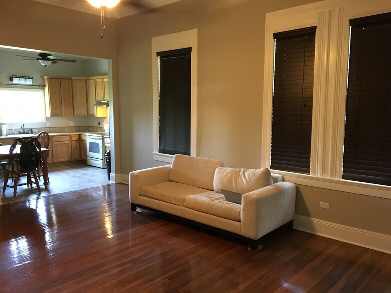 Living - 1039 lady of the lake rd