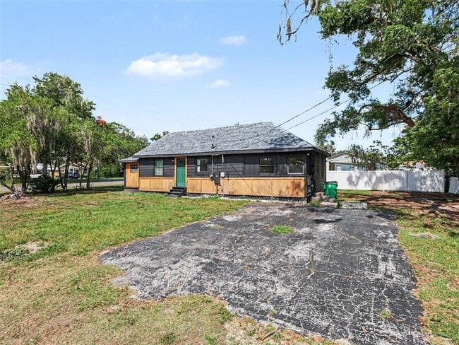 Building Photo - 38702 South Ave