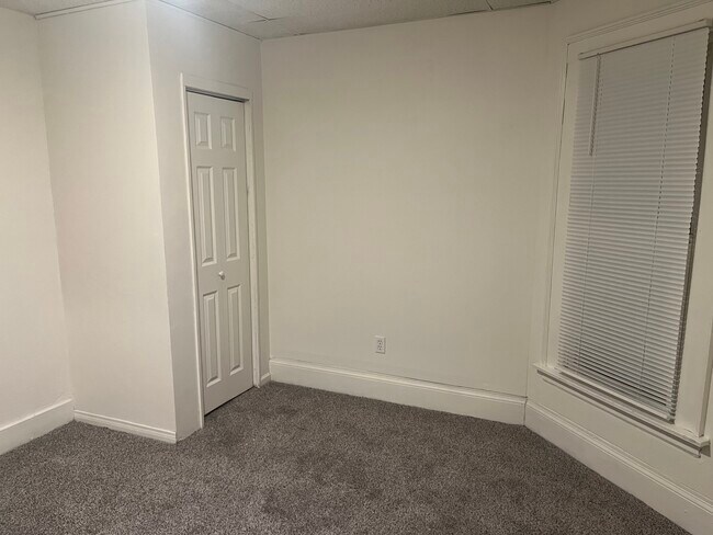 Building Photo - W. Ostrander Ave