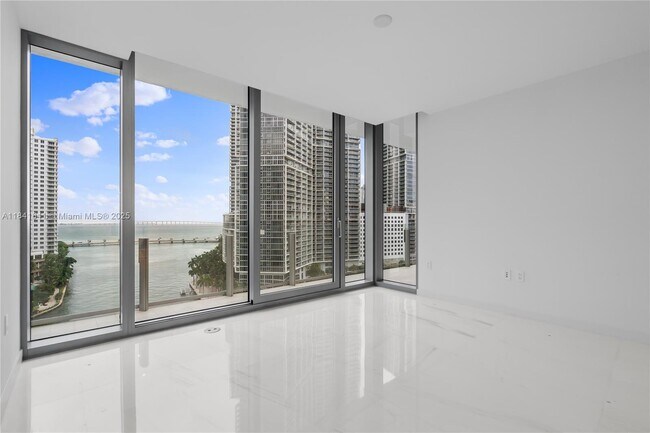 Building Photo - 300 Biscayne Blvd Way