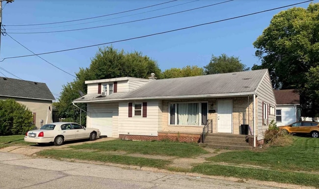 Primary Photo - 336 Smith St