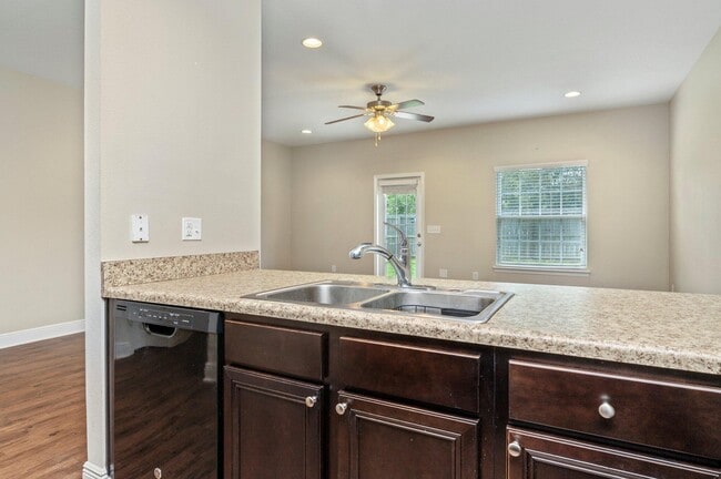 Building Photo - 175 Iron Horse Dr E