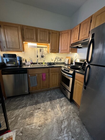 Building Photo - 591 Beacon St