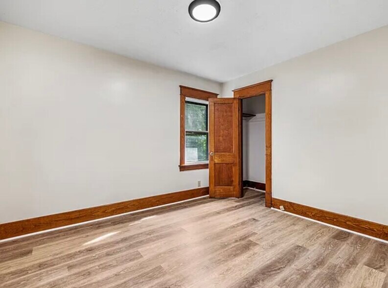 Building Photo - 632 Eggert Rd