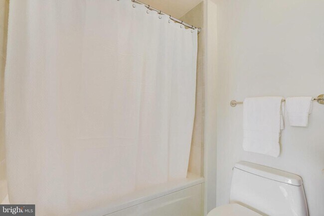 Building Photo - 1111 19th St N