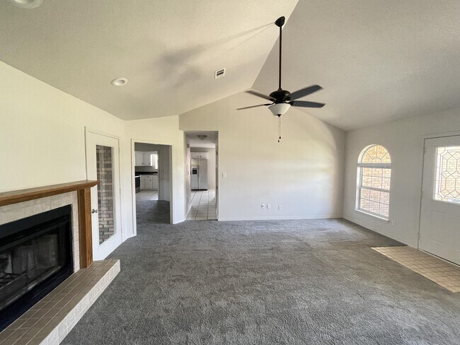 Building Photo - 2212 Peachwood Ct