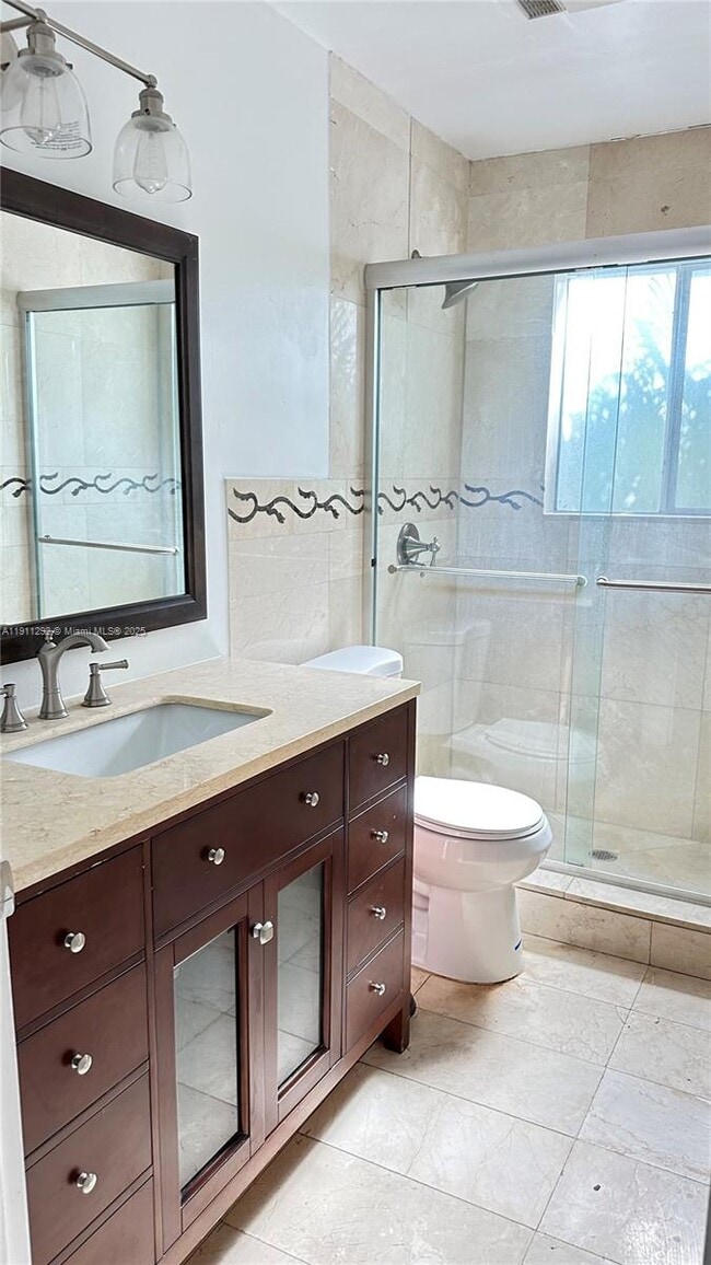 Building Photo - 4460 NE 13th Terrace