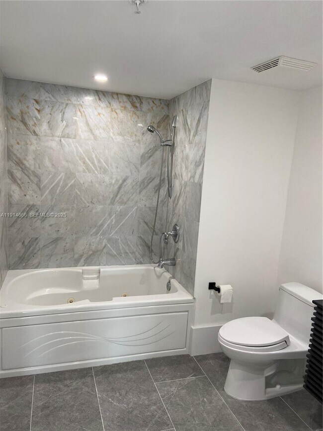 Building Photo - 31 SE 5th St