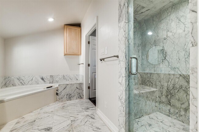 Building Photo - 1318 Peden St