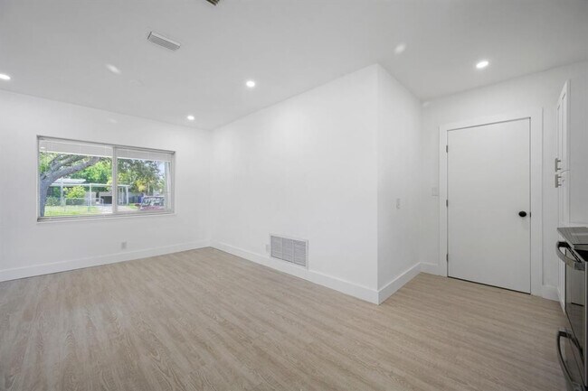 Building Photo - 2601 Taylor St