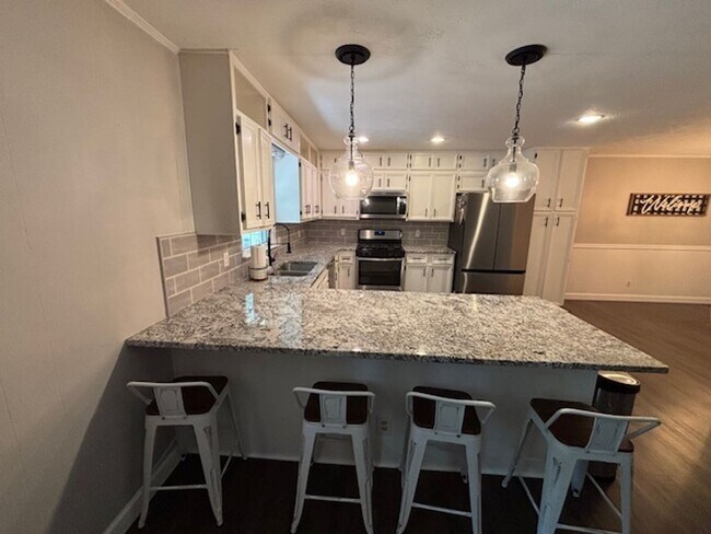 Building Photo - Beautifully Renovated 3-Bedroom, 2-Bath Ranch Home on Full Basement!