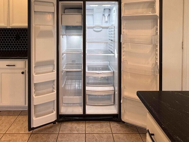 Building Photo - 3103 W Zachary Dr