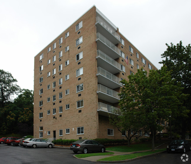 Halston House - 412 Benedict Ave Tarrytown NY 10591 | Apartment Finder