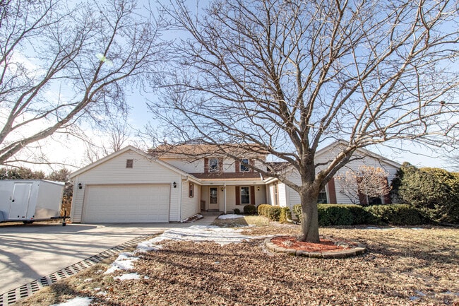 Building Photo - 1055 S Imperial Dr