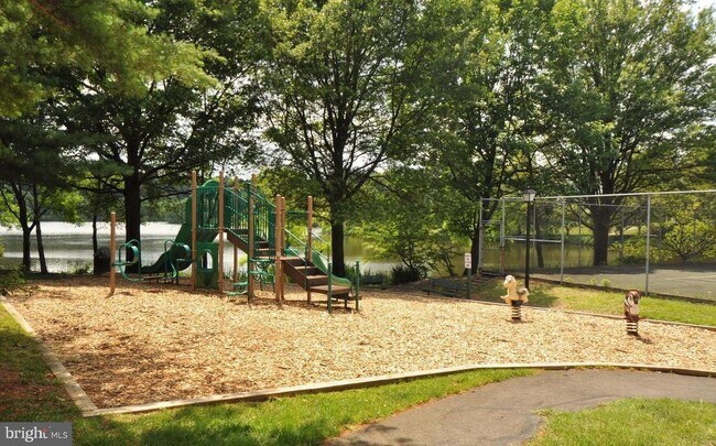 Building Photo - 7759 New Providence Dr